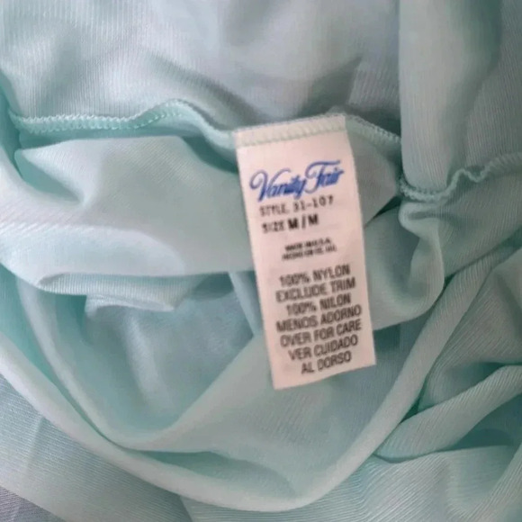 Vanity Fair NWT silky old world vintage blue role size Medium - Picture 5 of 6